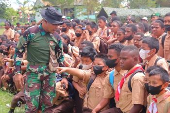 Yonif 756 laksanakan outbound bersama pelajar SMPN 1 Wamena