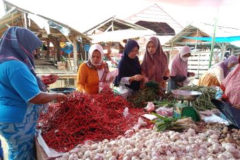 Kurang pasokan, harga cabai merah di Agam bertahan Rp70 ribu per kilogram