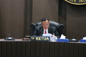 Langgar kode etik, Anggota KPU Kabupaten Waropen diberhentikan
