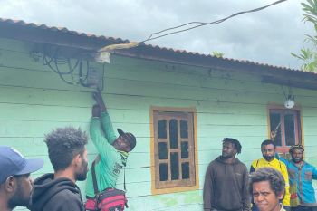 PLN Papua listriki 154 keluarga di wilayah 3T Dogiyai