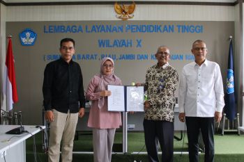 Dua dosen LLDIKTI resmi diangkat jadi Guru Besar