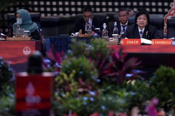 Encouraging multilateralism cooperation to address environmental issue