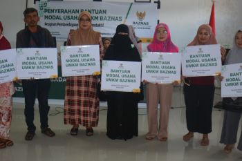 Baznas Makassar lakukan pendampingan dan bantuan modal pada 40 UMKM