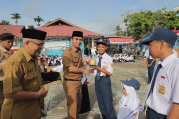Wawako Solok harapkan murid SMPN 2 Kota Solok tingkatkan prestasi