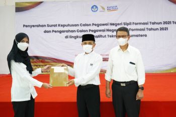 Serahkan SK CPNS 2021, Pimpinan Itera imbau teruskan perjuangan