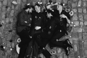 The 1975 garap "I'm in Love with You"