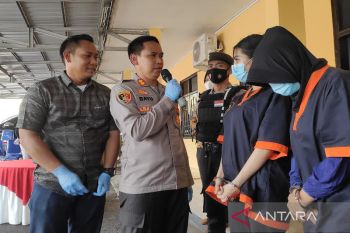 Dua wanita di Pangkalan Bun diamankan atas kasus prostitusi online
