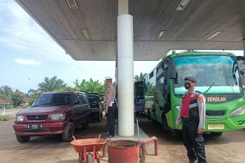Polres Lampung Timur terjunkan 30 personel amankan SPBU terkait kenaikan harga BBM