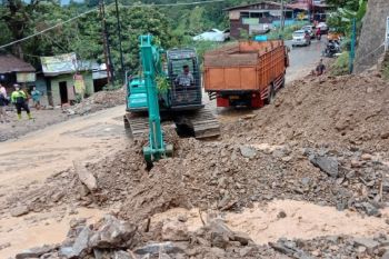 Waspadai tiga lokasi rawan longsor saat musim hujan di Riau