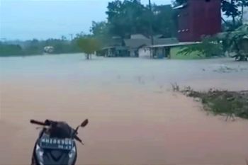 Banjir di Kotim sebabkan jalan tidak bisa dilalui