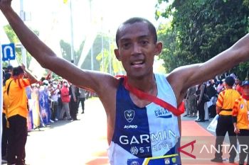 Atlet Nasional Agus Prayogo raih juara Balikpapan 10K