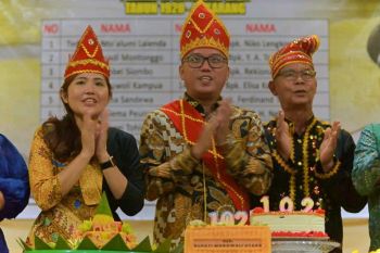 Bupati Morut hadiri HUT ke-102 Desa Ensa