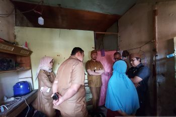 Wako Erman temukan warga hanya punya tiga helai baju saat blusukan di Bukittinggi