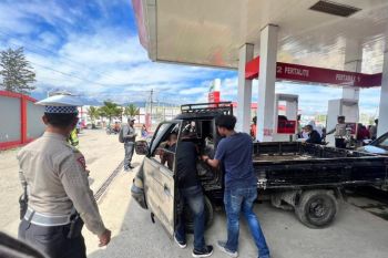 Polres Jayawijaya tahan 10 mobil penimbun BBM subsidi