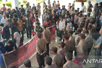DPRD Kolaka tolak kenaikan harga BBM