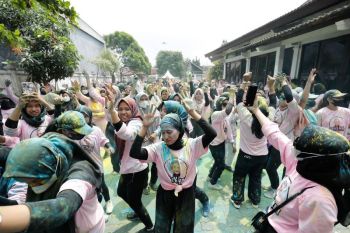 Zumba Party &amp; Color Run, cara Srikandi Ganjar suarakan "Ganjar Presiden 2024" di Yogyakarta
