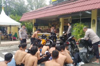 Polisi amankan belasan pelajar diduga hendak menyusup demo mahasiswa