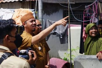 Pemkot Bukittinggi bagikan sembako kepada 2.943 KPM