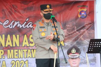 Kapolda Sumbar minta seluruh Polres tebar bansos bantu masyarakat