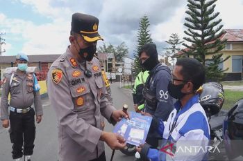 Sejumlah pengemudi ojek di Kapuas dibuatkan SIM C secara gratis