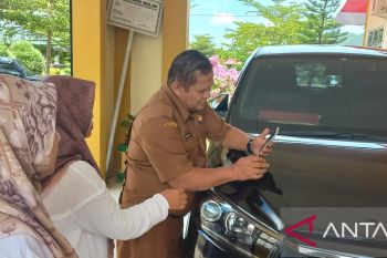 Tingkatkan disiplin pegawai, Pemkab Pasbar berlakukan aplikasi absensi online