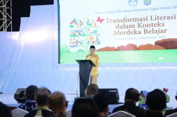 Bupati Lombok Tengah berkomitmen menuntaskan buta aksara
