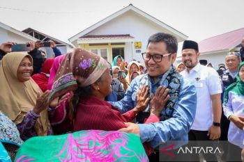 Muhaimin Iskandar bagikan 650 paket bantuan korban letusan Semeru