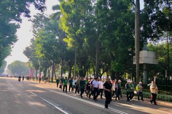 Para tokoh nasional ikut jalan sehat rangkaian HUT KAHMI