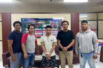 Brimob Polda Kaltara menangkap seorang tersangka tambang emas liar