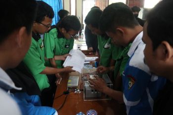 Dosen Itera latih guru dan siswa SMKN 2 Bandarlampung gunakan teknologi PLC