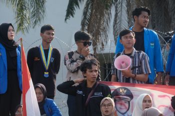 Polda Lampung pantau aksi demo berjalan tertib