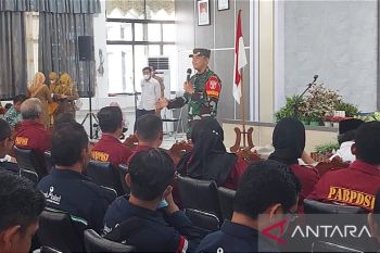 Dandim 1002/HST sampaikan wasbang kepada para kepala desa se-HST
