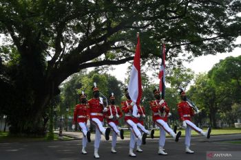 Paspampres: Perempuan bersenjata api FN belum terobos istana presiden