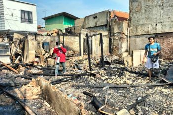 Kawasan permukiman Taman Sari terbakar