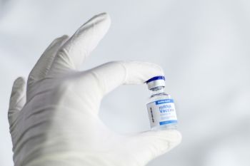 Dokter : Segera lah divaksin "booster"