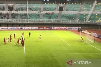 Pelatih Vietnam tak permasalahkan bau sampah di Stadion GBT