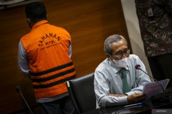 KPK sebut PPATK blokir rekening Gubernur Papua Lukas Enembe berisi puluhan miliar rupiah