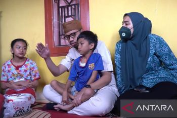 Wako Erman Safar bantu biaya pengobatan Al Kyndi yang mengalami kelumpuhan