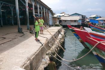 Dinas Perikanan Bandarlampung pastikan stok BBM nelayan cukup banyak