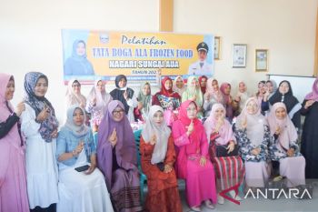 Tingkatkan ekonomi keluarga, Nagari Sungai Aur Pasbar berikan pelatihan tata boga