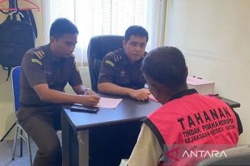 Kejari Bintan tahan tiga tersangka korupsi pengadaan TPA senilai Rp2,4 miliar