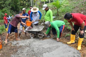 PT Semen Padang salurkan dana TJSL Rp9,17 miliar pada semester I 2022