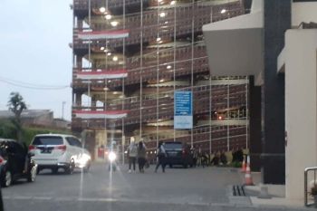 Seorang mahasiswi lompat dari lantai enam kampus USM meninggal dunia