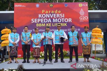 Kolaborasi Sambut Era EV, Kementerian ESDM dan PLN Gelar Parade Motor Listrik di Bali