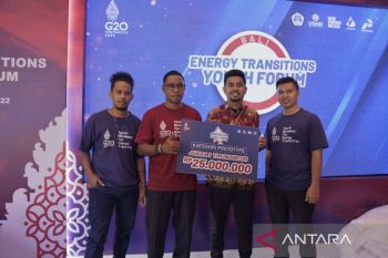 Ciptakan Perahu Cerdas Berbasis Listrik, Mahasiswa Sorong Binaan PLN Raih Juara 1 ETIC 2022 di ETWG 3 Bali