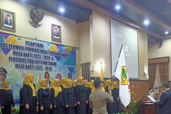 Kinnastri dilantik jadi Ketua Perwosi NTB