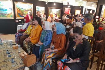 Kowani pushes women painters to keep producing artworks