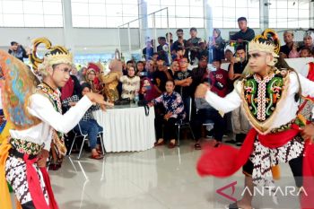 30 paguyuban kuda kepang di Pasbar diberikan legalitas hukum