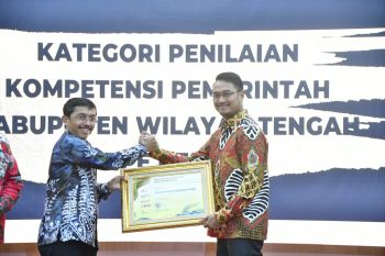 Kabupaten Sinjai menerima dua penghargaan BKN Award