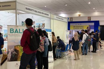 1.460 peserta di Bali berburu pekerjaan di "Udayana Career Days"